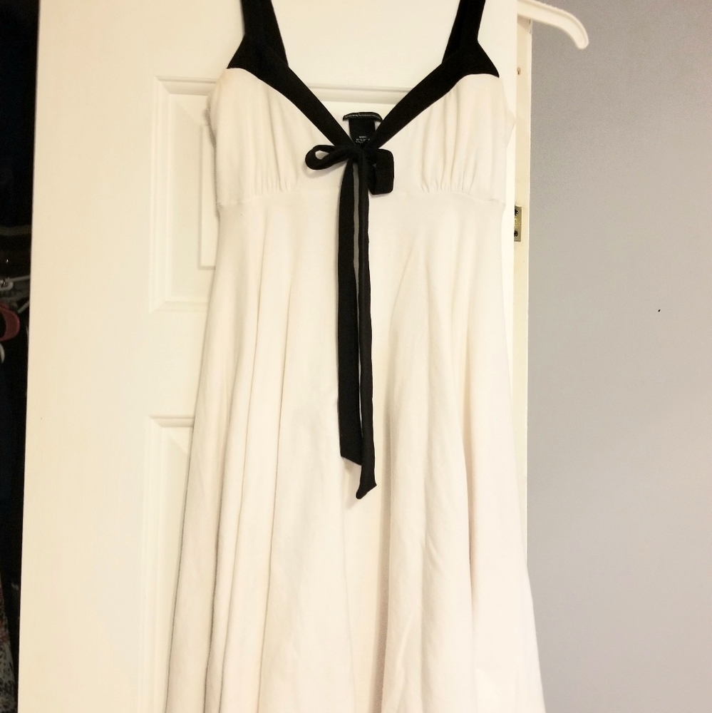 Moda International White and Black Empire Cut Mini